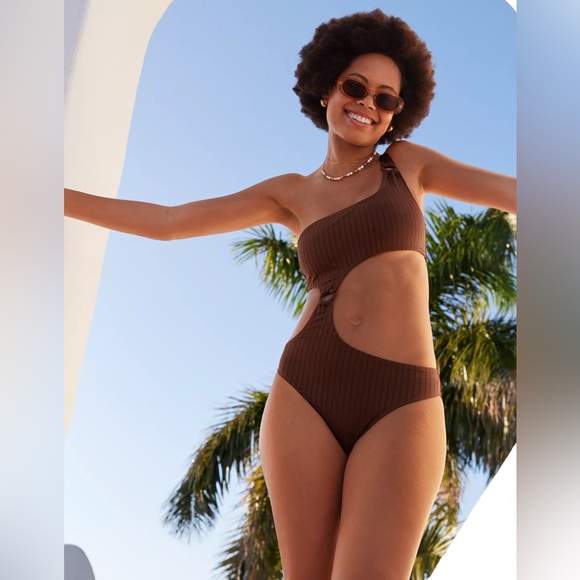 NWT Aerie Wide Ribbed Cut Out One Shoulder Ring One Piece Swimsuit - Picture 2 of 6